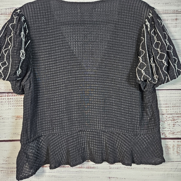 Rahi Marina black and white puff sleeve top - Picture 12 of 13